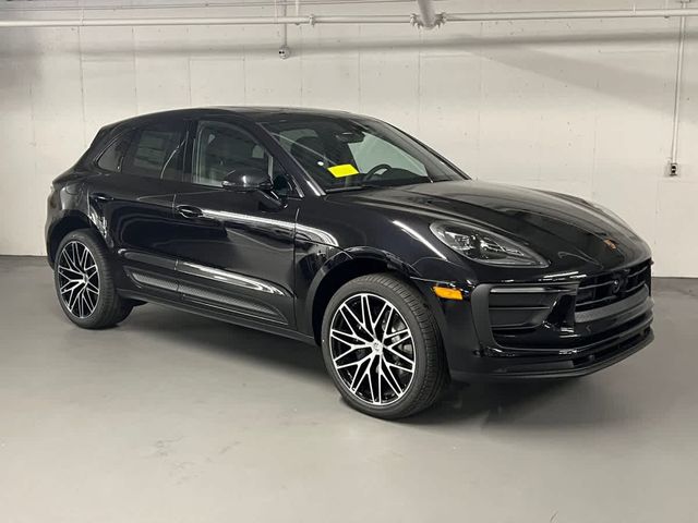 2026 Porsche Macan Base