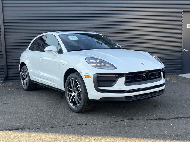 2026 Porsche Macan Base