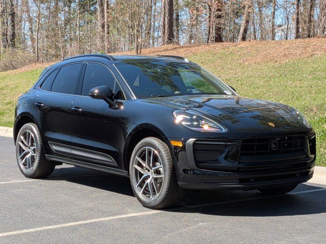 2026 Porsche Macan Base