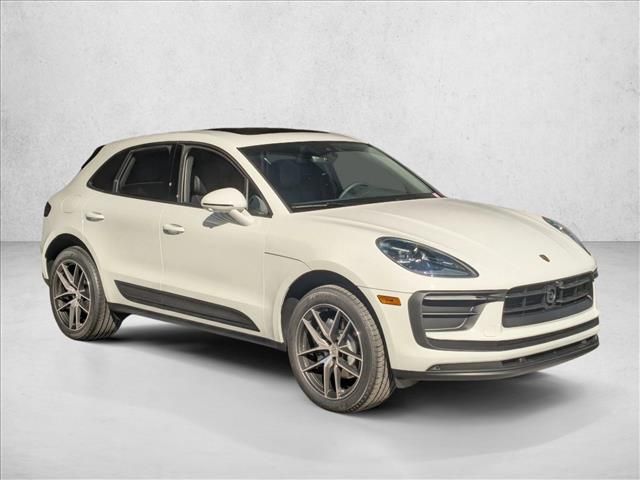 2026 Porsche Macan Base