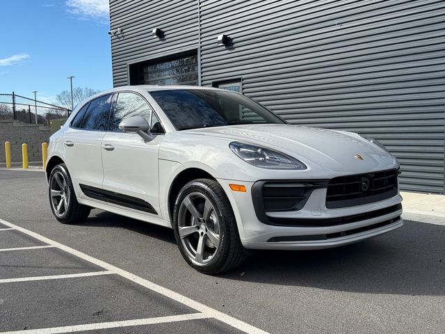 2026 Porsche Macan Base
