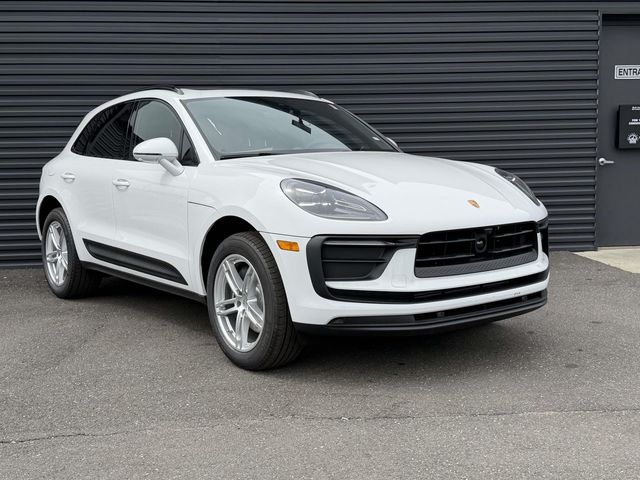 2026 Porsche Macan Base