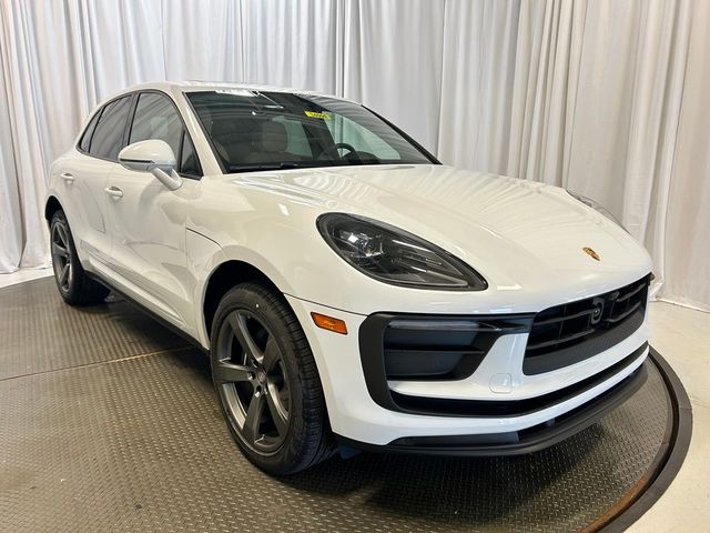 2026 Porsche Macan Base
