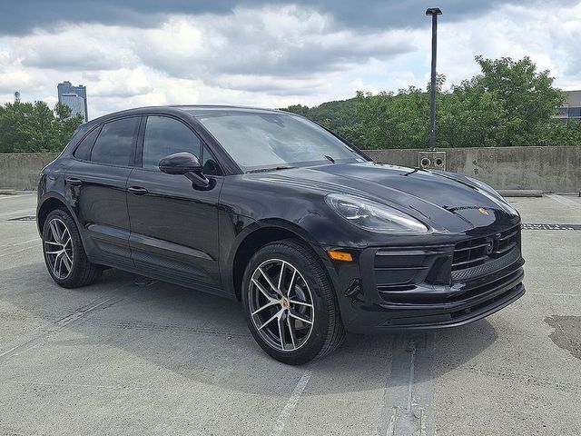 2026 Porsche Macan Base