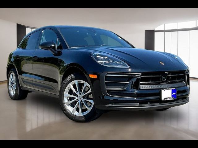 2026 Porsche Macan Base