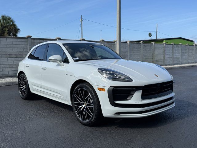 2026 Porsche Macan Base