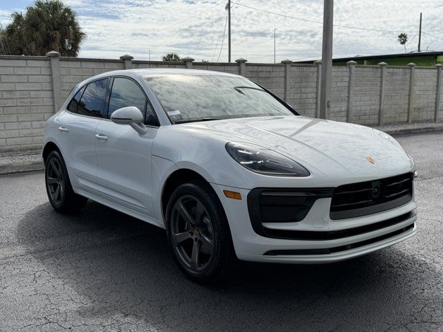 2026 Porsche Macan Base