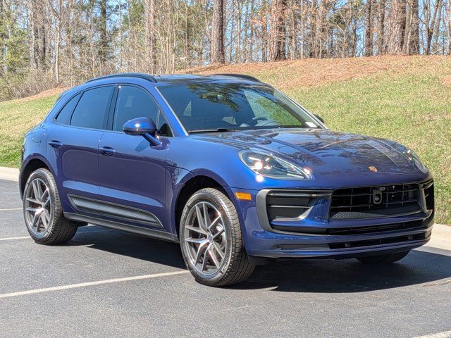 2026 Porsche Macan Base