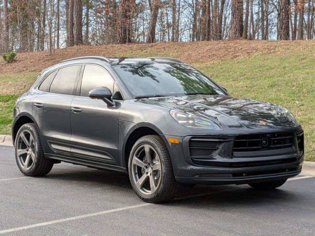 2026 Porsche Macan Base
