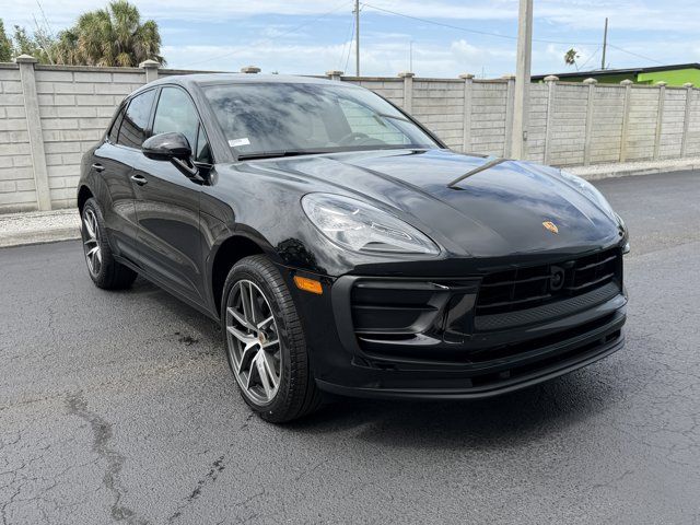 2026 Porsche Macan Base