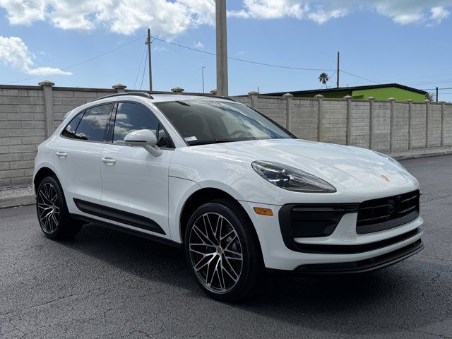 2026 Porsche Macan Base