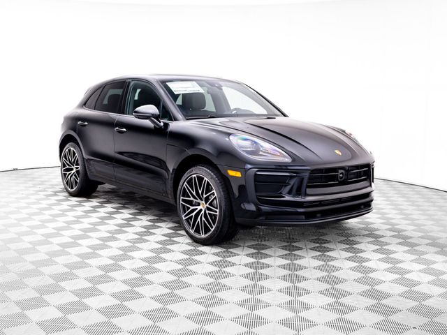 2026 Porsche Macan Base