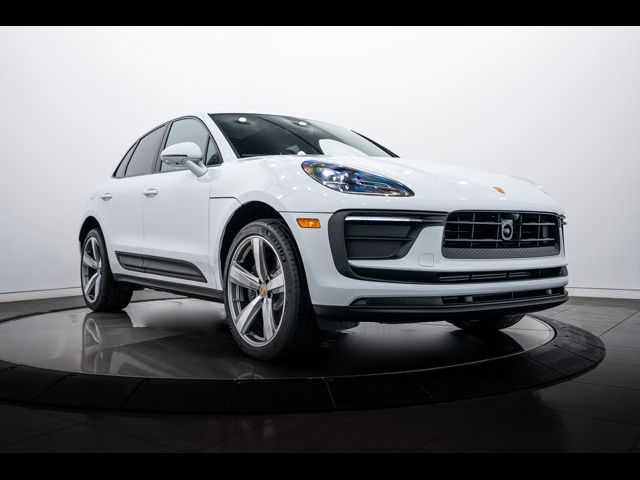 2026 Porsche Macan Base