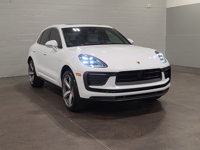 2026 Porsche Macan Base