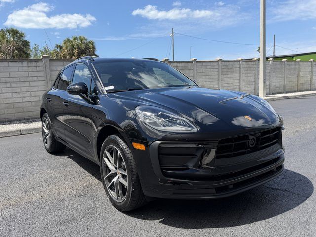 2026 Porsche Macan Base