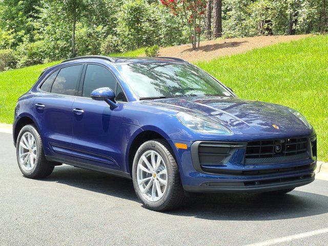 2026 Porsche Macan Base