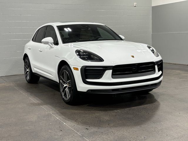 2026 Porsche Macan Base