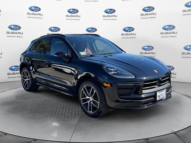 2026 Porsche Macan Base