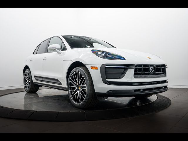 2026 Porsche Macan Base