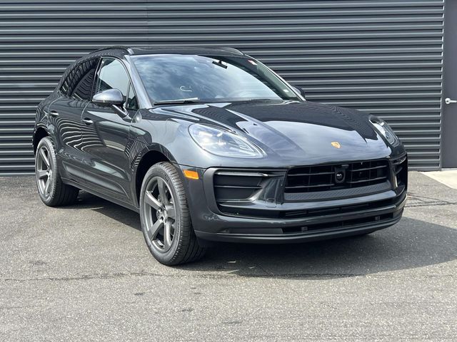 2026 Porsche Macan Base