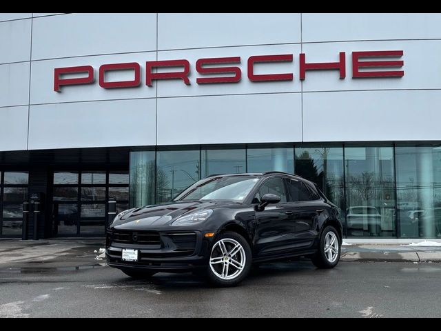 2026 Porsche Macan 