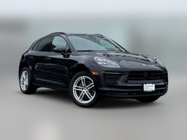 2026 Porsche Macan 