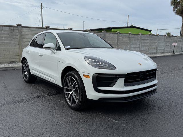 2026 Porsche Macan Base