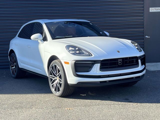 2026 Porsche Macan Base