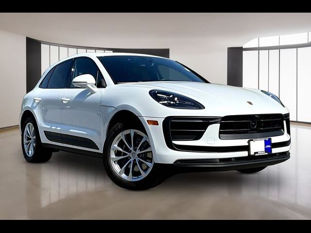 2026 Porsche Macan Base