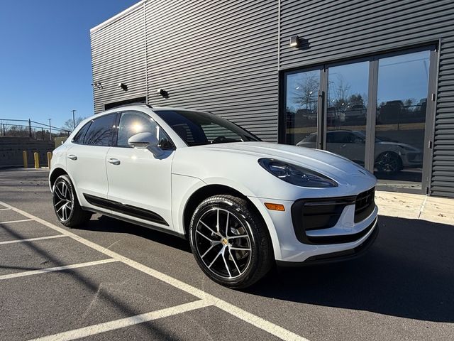 2026 Porsche Macan Base