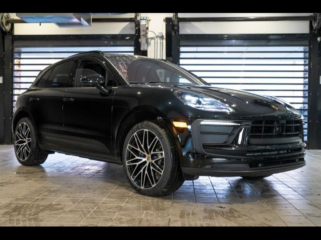 2026 Porsche Macan Base