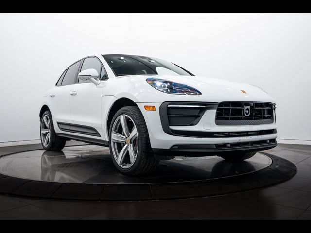 2026 Porsche Macan Base