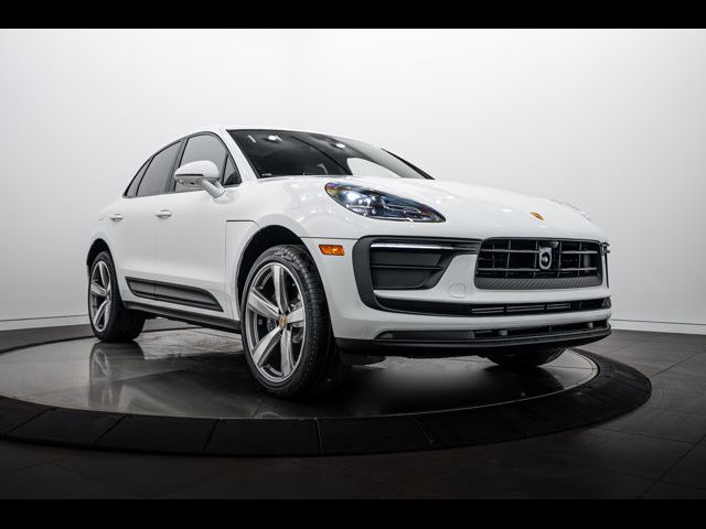 2026 Porsche Macan Base
