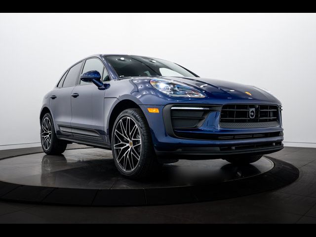 2026 Porsche Macan Base