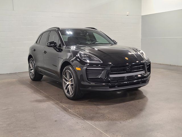 2026 Porsche Macan Base
