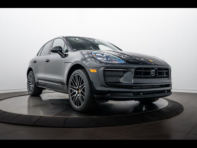 2026 Porsche Macan Base