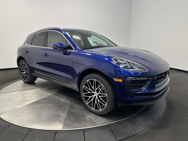 2026 Porsche Macan Base