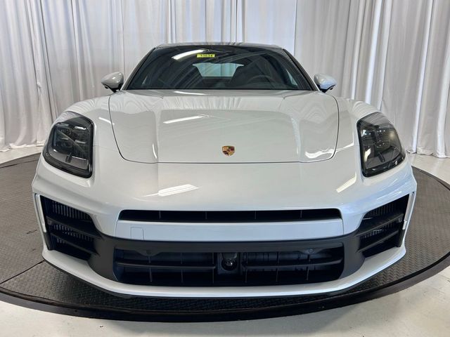 2026 Porsche Panamera 4