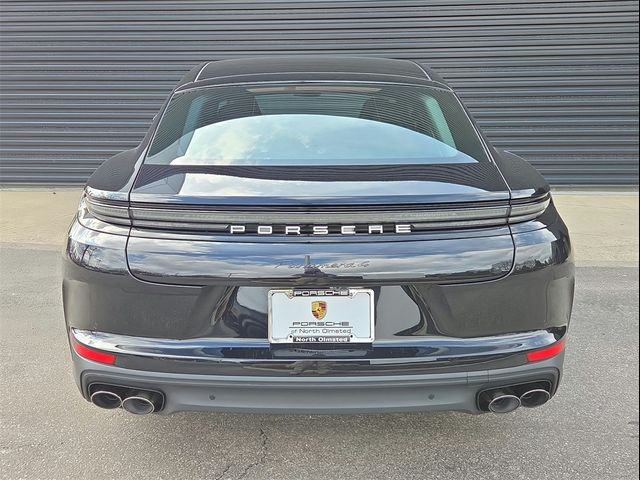 2026 Porsche Panamera 4