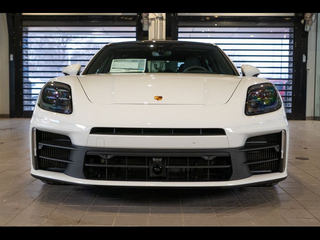 2026 Porsche Panamera 4