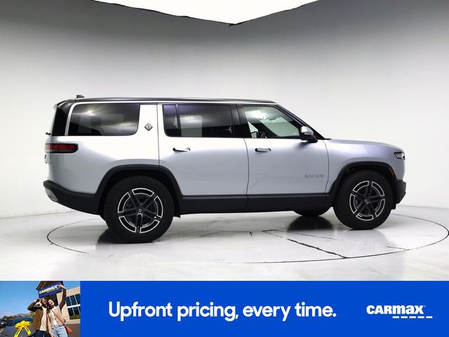 2026 Rivian R1S Base