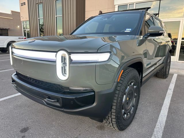 2026 Rivian R1S Base