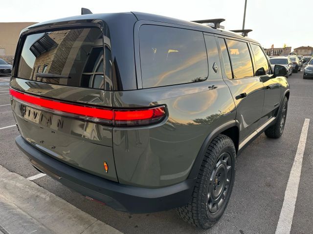 2026 Rivian R1S Base