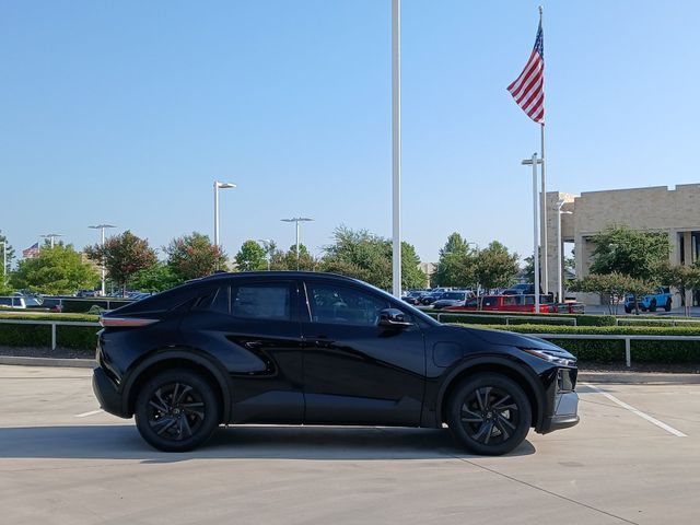 2026 Toyota C-HR SE