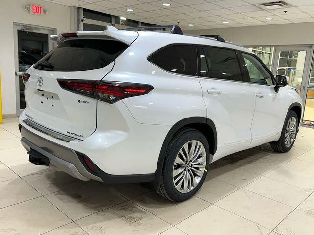 2026 Toyota Highlander Hybrid Platinum