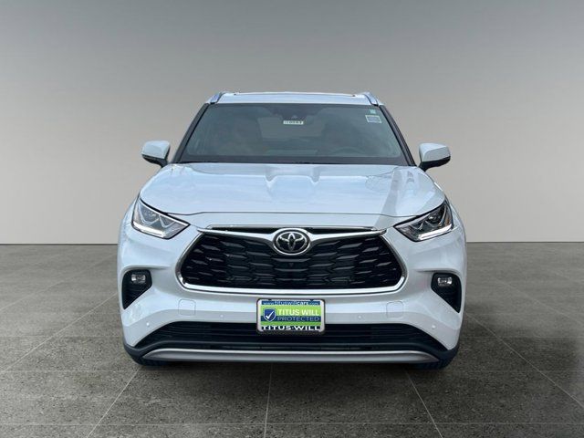 2026 Toyota Highlander Hybrid Platinum