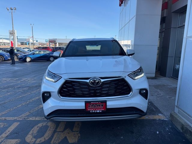 2026 Toyota Highlander Hybrid Platinum