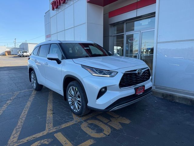 2026 Toyota Highlander Hybrid Platinum