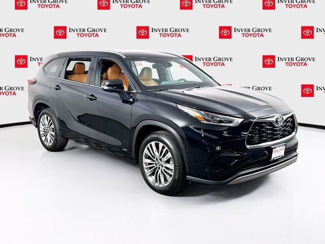 2026 Toyota Highlander Hybrid Platinum