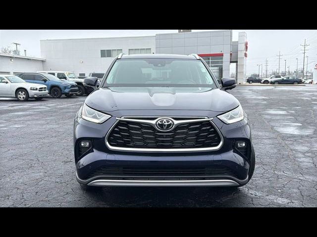 2026 Toyota Highlander Hybrid Platinum